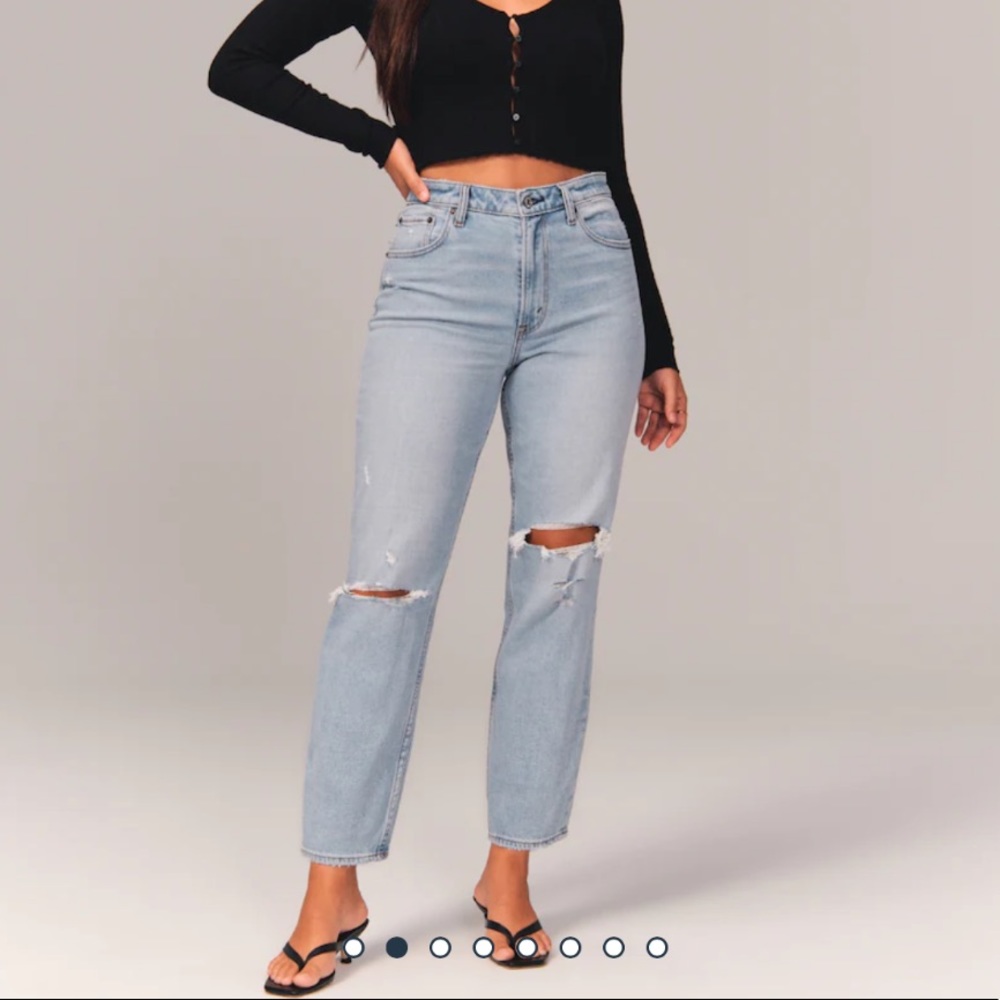 A&F Curve Love High Rise Mom Jean - Size 29 Regular